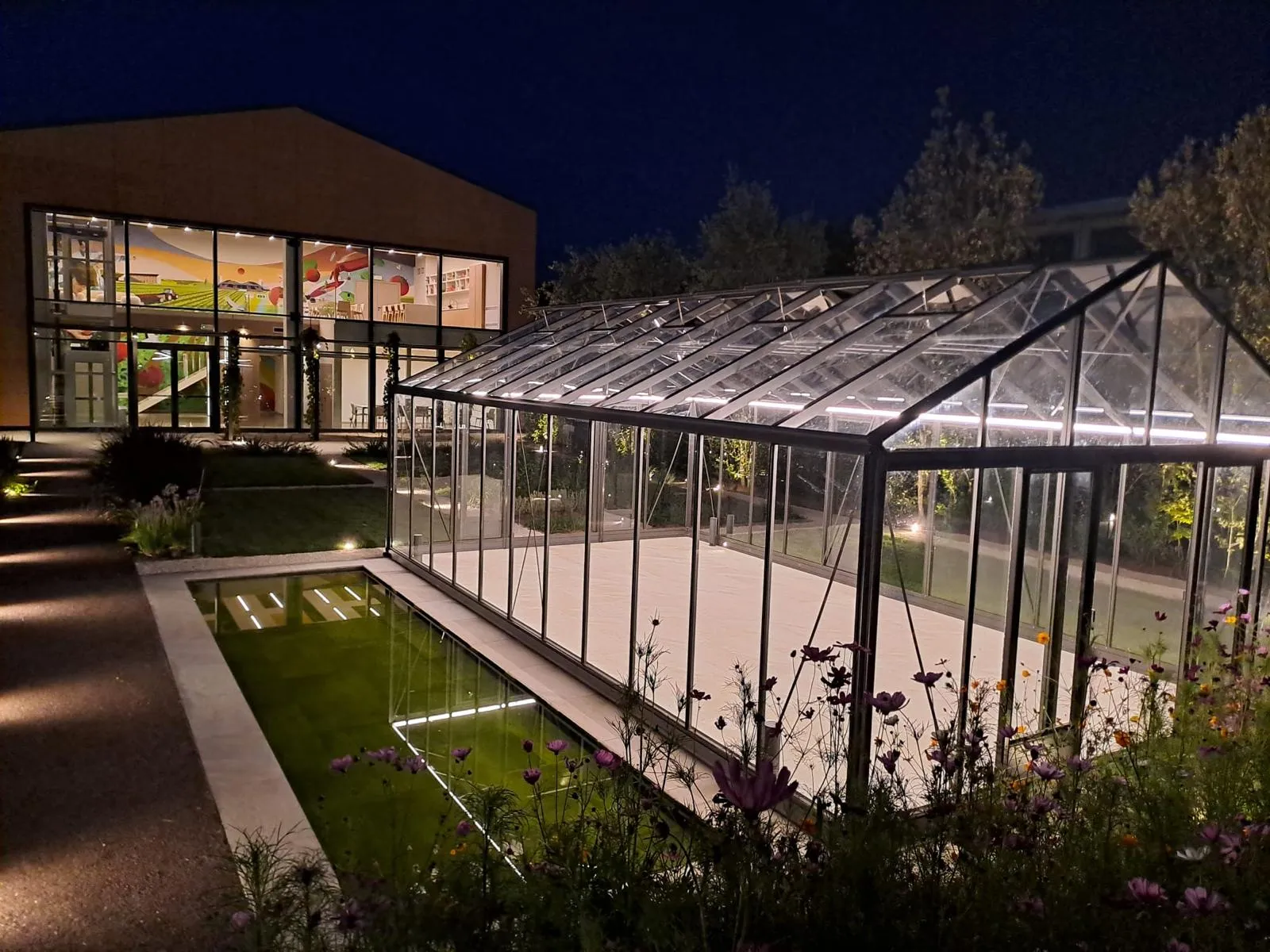 Orto Giardino Fontanellato illuminato sera