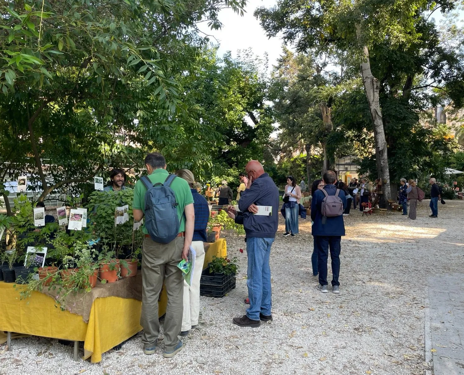 Visitatori Roma Giardiniera Orto Botanico di Roma stand piante
