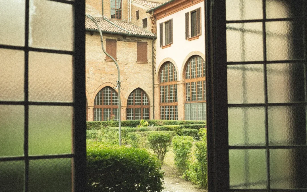 Chi abita i chiostri di Ferrara?